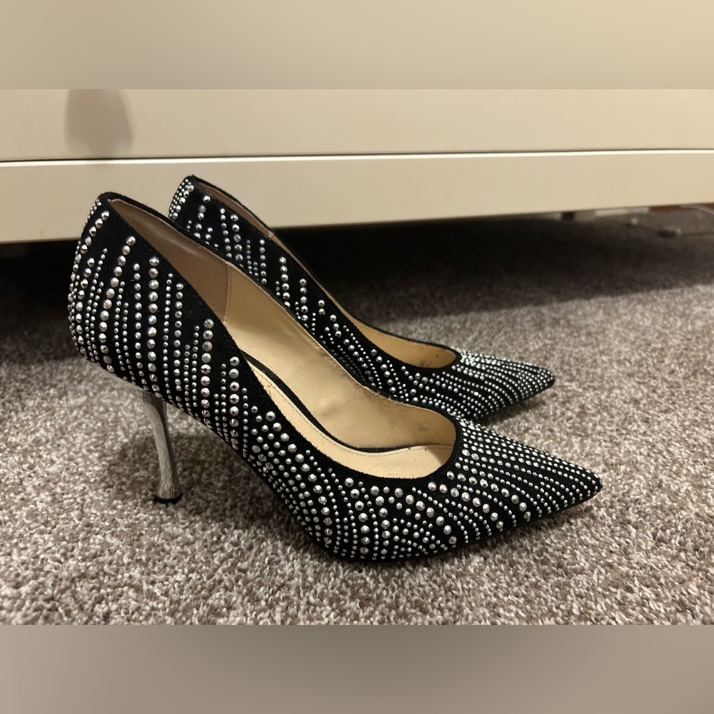 Betsey Johnson 7M Black Pumps 3.5 inch Heel with Bling. HARDLY WORN.